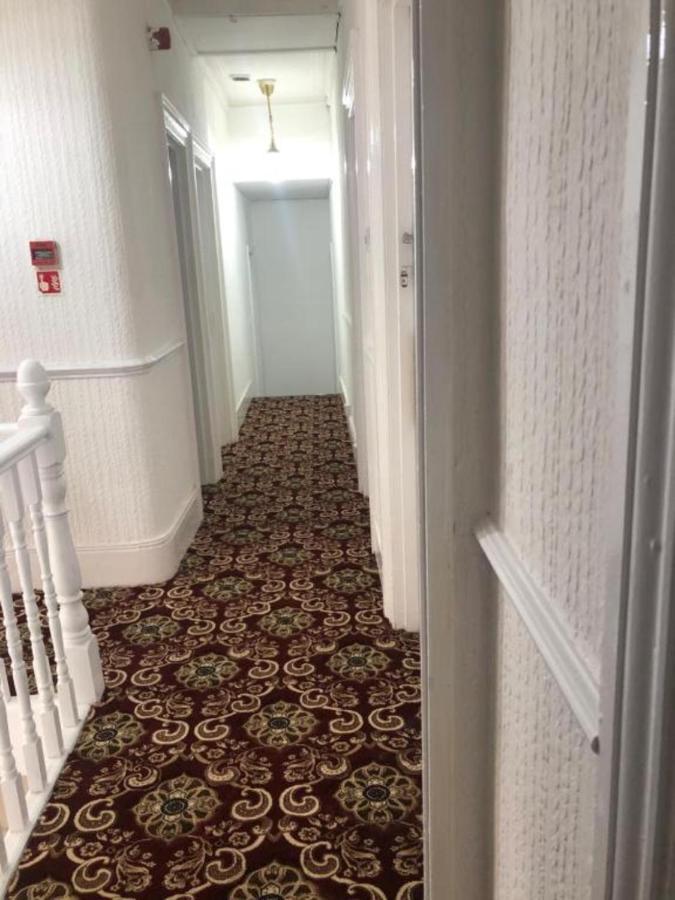 Saji Hotel Illford Илфорд Екстериор снимка